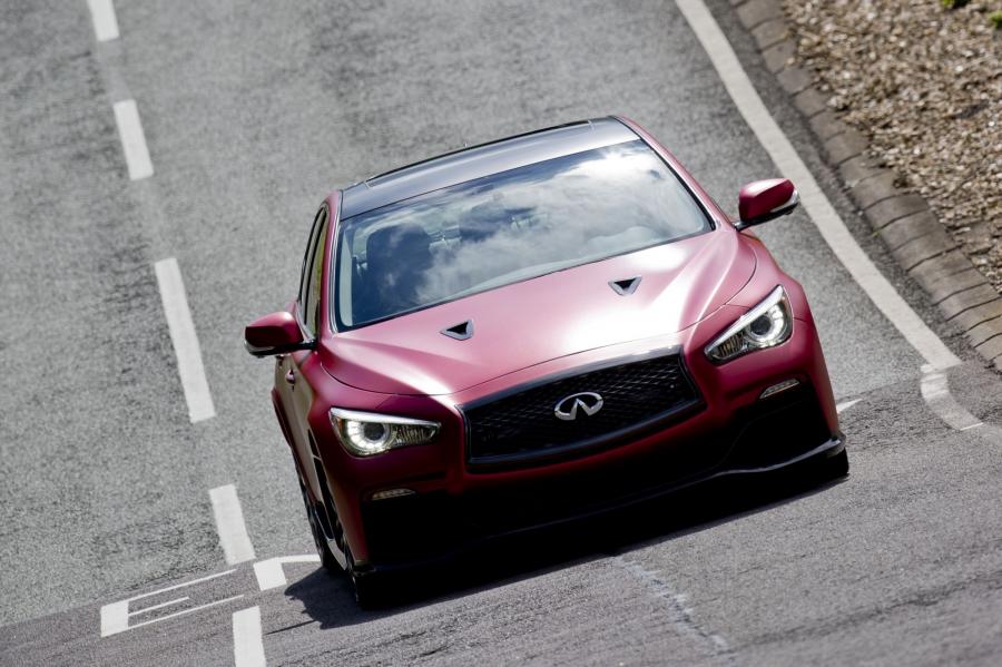  Infiniti Q50 Eau Rouge 2014 года  (фото 15 из 25)